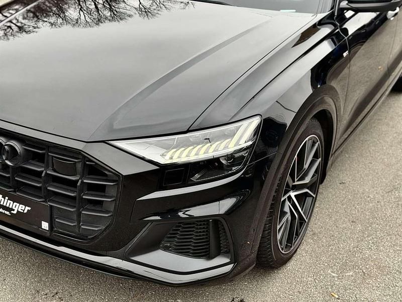 Gebraucht Audi Q8 340 PS (250 kW) 2021 Schwarz SUV