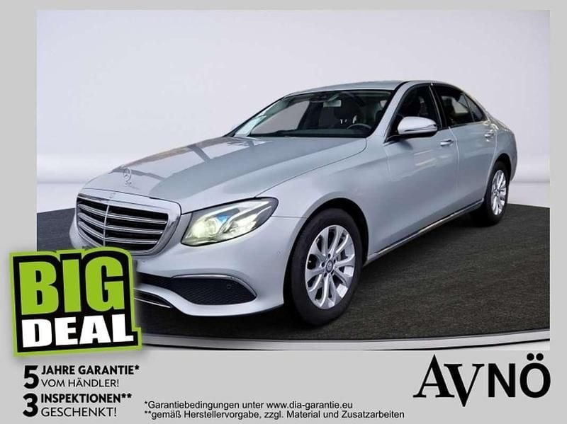 Silber Gebraucht 2016 Mercedes E220 Exclusive Limousine | € 26.990 (Guter Preis) - Bild 1/4
