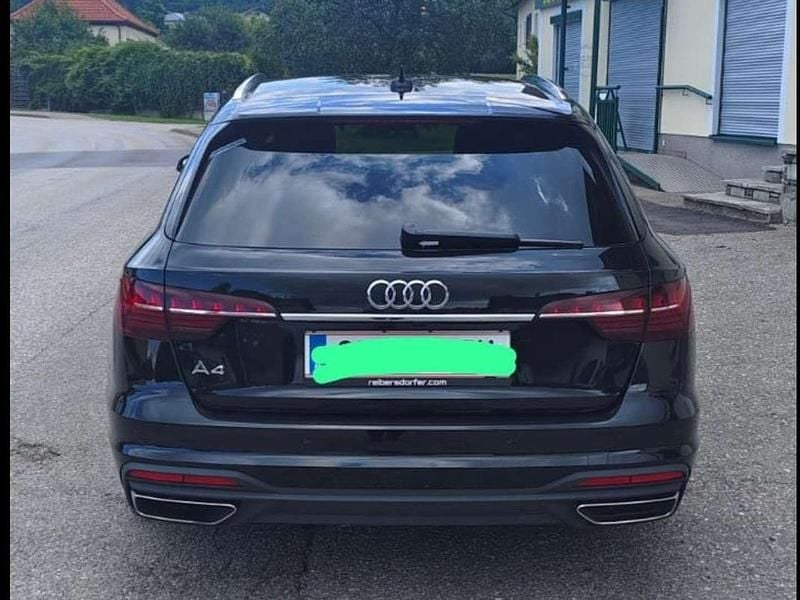 Gebraucht Audi A4 163 PS (119 kW) 2023 Schwarz Kombi