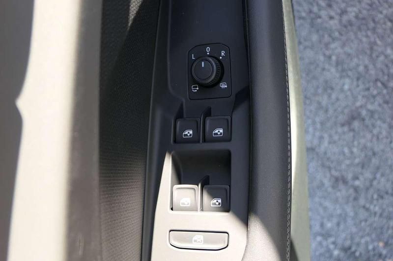 Neu Cupra Terramar 150 PS (110 kW) 2025 Schwarz SUV