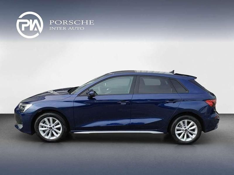 Neu Audi A3 Ambiente 116 PS (85 kW) 2025 Blau Limousine