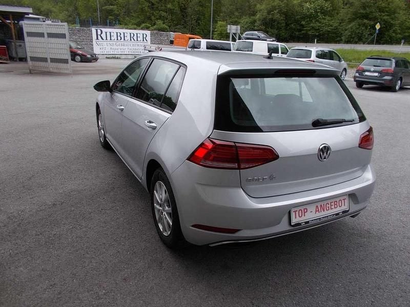 Gebraucht VW Golf VIII 116 PS (85 kW) 2020 Grau Limousine