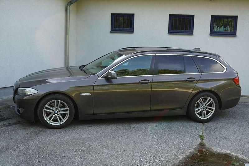 Gebraucht BMW 520 184 PS (135 kW) 2010 Braun Kombi