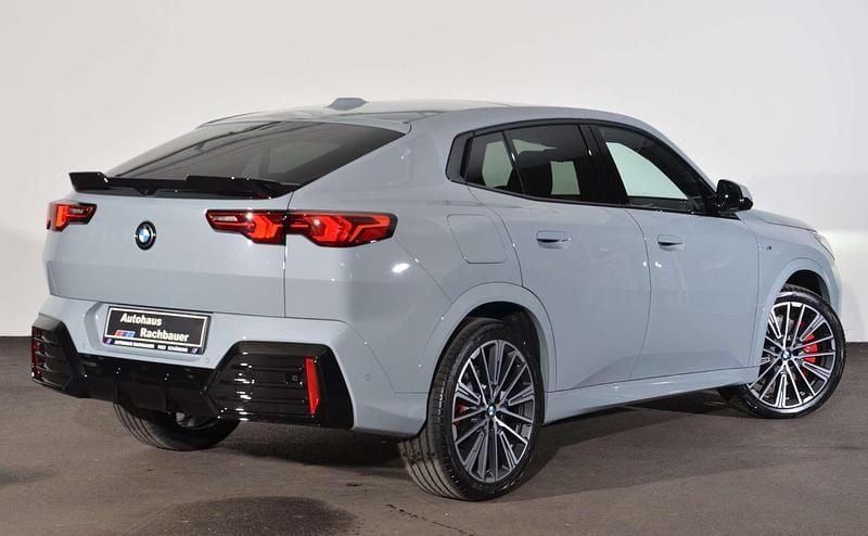 Gebraucht BMW X2 Efficient Dynamics 150 PS (110 kW) 2024 M brooklyn grau SUV