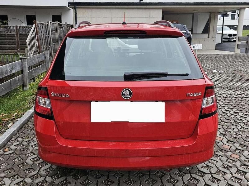 Gebraucht Skoda Fabia Active 75 PS (55 kW) 2016 Rot Kombi