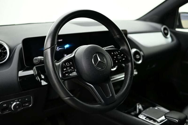 Gebraucht Mercedes B200 150 PS (110 kW) 2019 Silber Van / Kleinbus