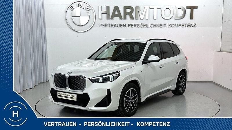 Gebraucht BMW iX1 Shadowline 150 kW (204 PS) 2025 Mineralweiß SUV