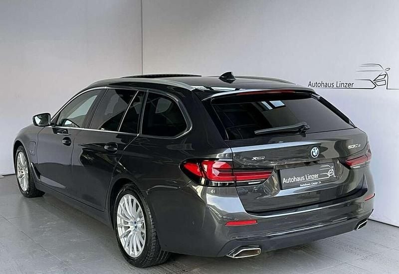 Gebraucht BMW 530e M Sport 184 PS (135 kW) 2021 Grau Kombi