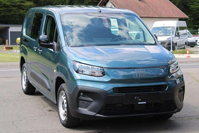 Blau Neu 2025 Fiat Doblò Van / Kleinbus | € 28.990 (Guter Preis) - Bild 1/4