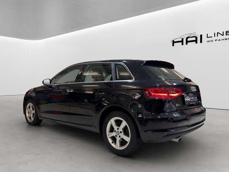 Gebraucht Audi A3 Ambiente 110 PS (80 kW) 2015 Schwarz Limousine