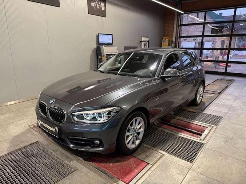 Grau Gebraucht 2017 BMW 116 Sport Line Kleinwagen | € 12.990 (Fairer Preis) - Bild 1/4