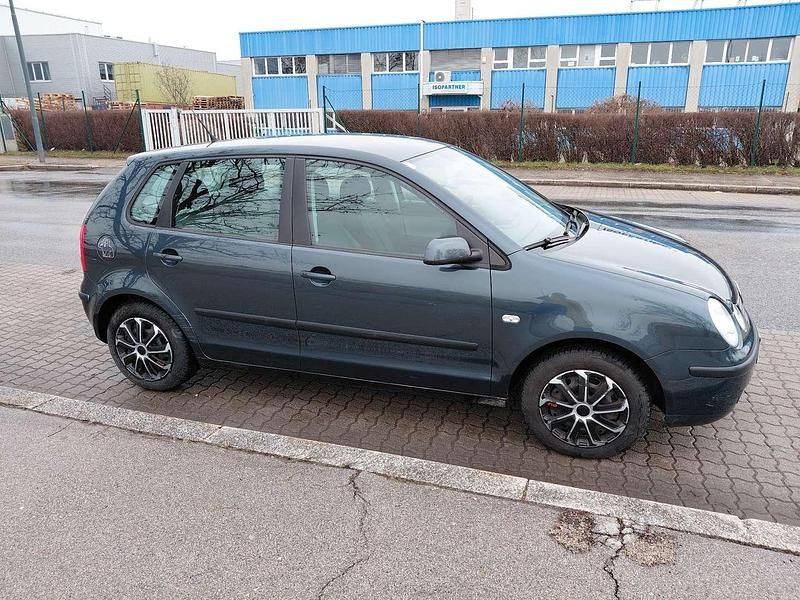 Gebraucht VW Polo Family 75 PS (55 kW) 2005 Grau Kleinwagen