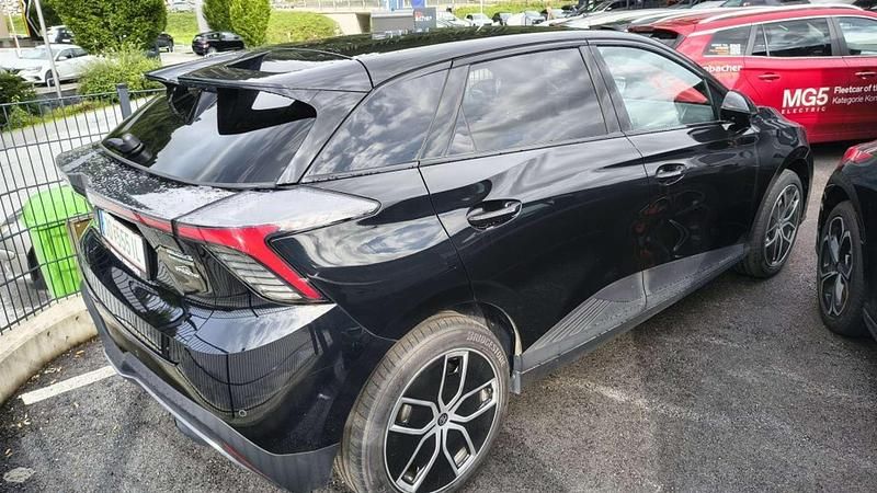 Gebraucht MG MG4 EV Trophy 180 kW (245 PS) 2024 Schwarz Kleinwagen