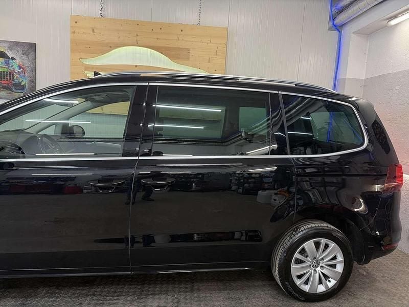 Gebraucht VW Sharan Comfortline 150 PS (110 kW) 2016 Schwarz Van / Kleinbus