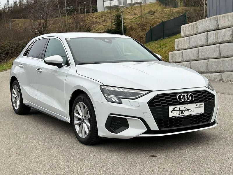 Gebraucht Audi A3 110 PS (80 kW) 2021 Weiß Limousine