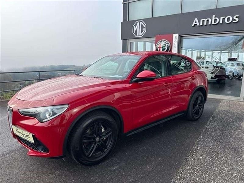 Gebraucht Alfa Romeo Stelvio Super 150 PS (110 kW) 2017 Rot SUV