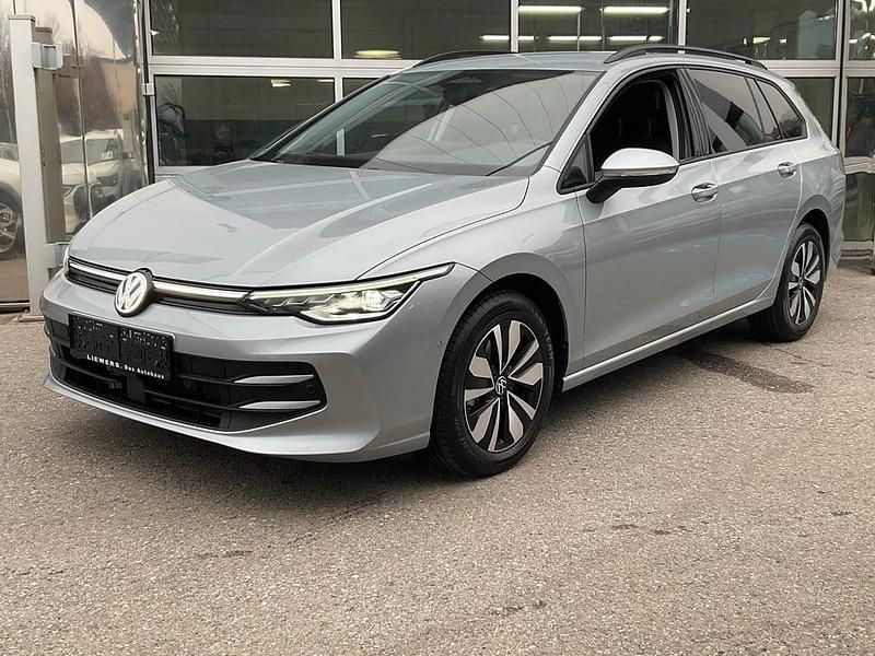 Neu VW Golf VIII Business 115 PS (84 kW) 2025 Silber  metallic Kombi