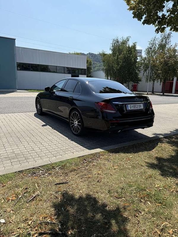 Gebraucht Mercedes E220 AMG line 194 PS (142 kW) 2016 Limousine