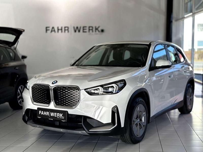 Weiß Gebraucht 2024 BMW iX1 SUV | € 40.850 (Superpreis) - Bild 1/4