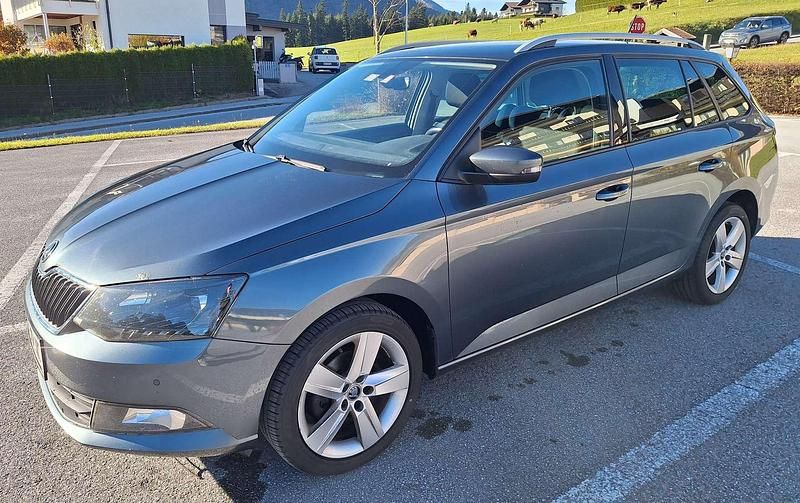 Gebraucht Skoda Fabia Ambition 90 PS (66 kW) 2017 Grau Kombi