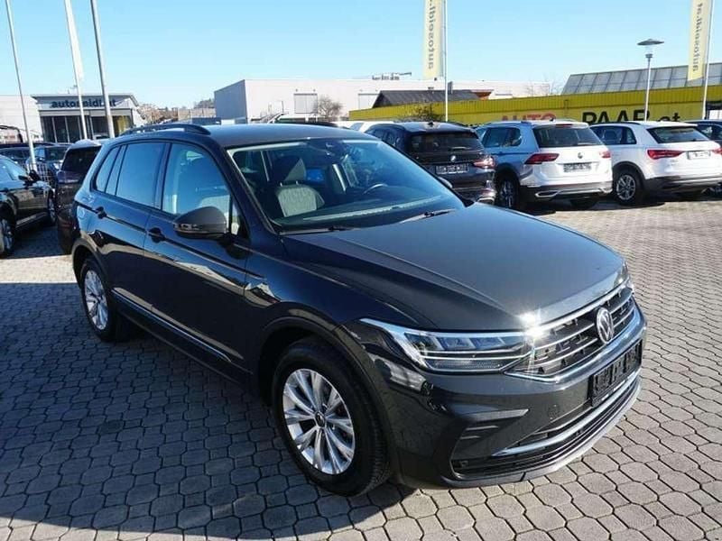 Gebraucht VW Tiguan Life 150 PS (110 kW) 2021 Grau SUV