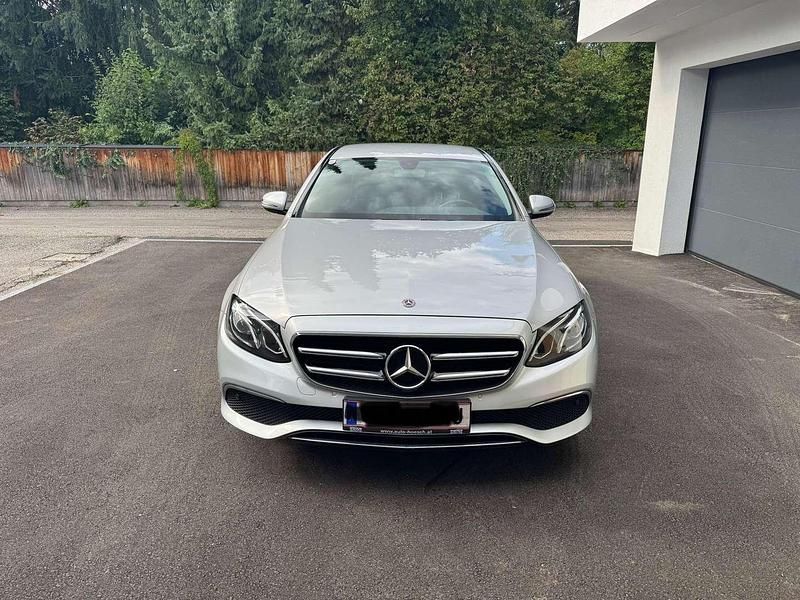 Gebraucht Mercedes E300 307 PS (225 kW) 2019 Silber Limousine