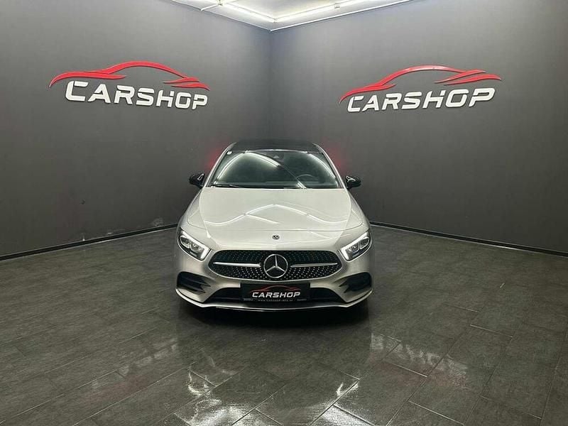 Silber Gebraucht 2018 Mercedes A180 AMG line Limousine | € 26.900 (Etwas zu teuer) - Bild 1/4