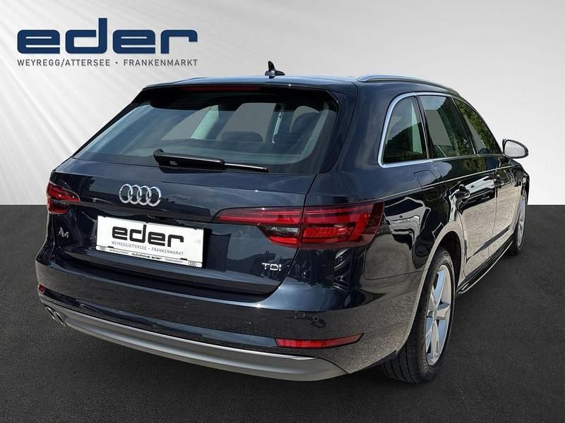 Gebraucht Audi A4 Sport 190 PS (139 kW) 2018 Dunkelblau  metallic Kombi