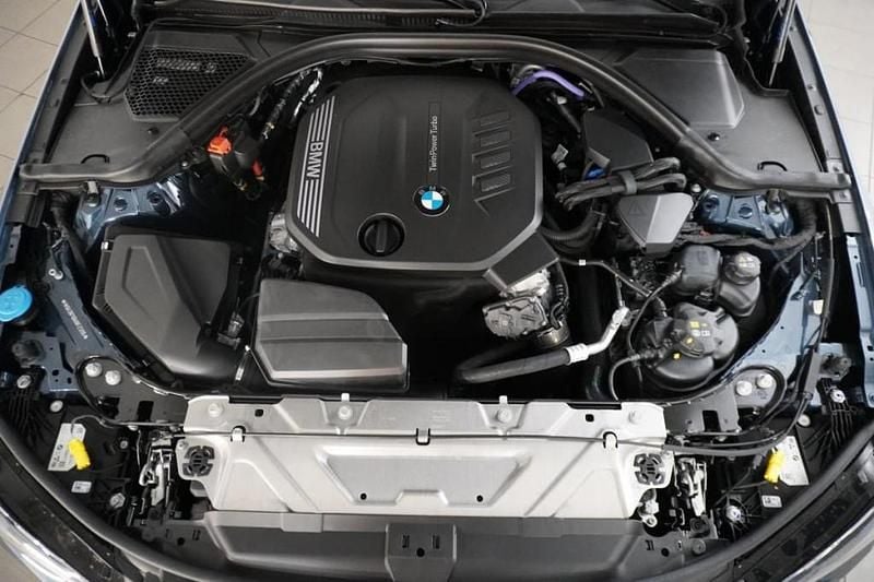 Gebraucht BMW 320 Efficient Dynamics 190 PS (139 kW) 2025 Arctic race blue Limousine