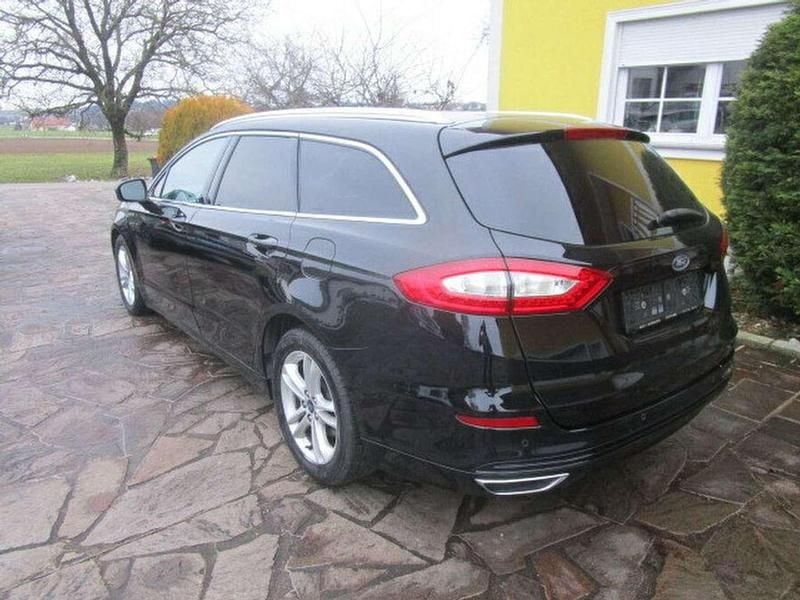 Gebraucht Ford Mondeo Titanium 180 PS (132 kW) 2016 Schwarz Kombi