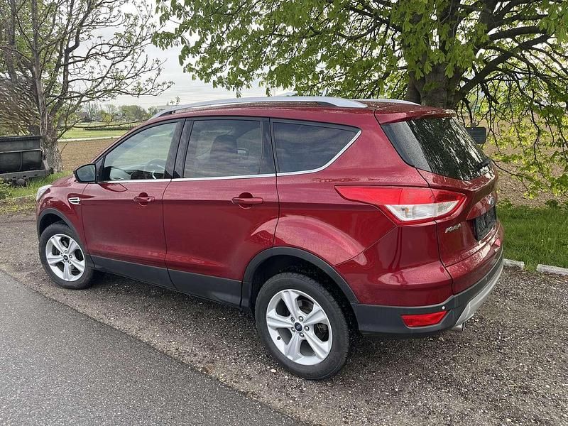 Gebraucht Ford Kuga Titanium 150 PS (110 kW) 2015 Rot SUV