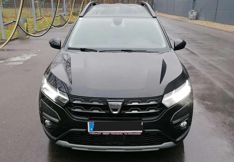 Schwarz Gebraucht 2022 Dacia Jogger Essentiel Van / Kleinbus | € 15.100 (Fairer Preis) - Bild 1/4