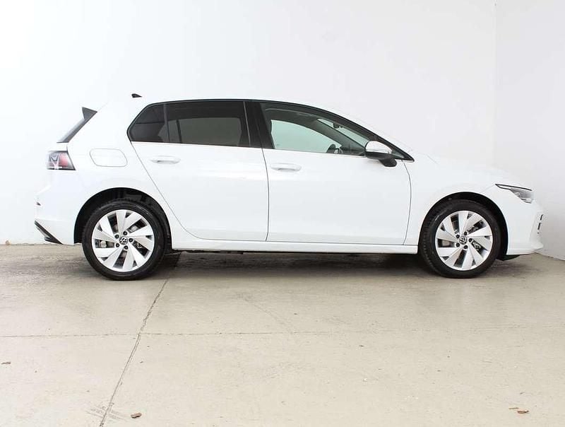 Gebraucht VW Golf VIII Style 150 PS (110 kW) 2024 Weiß Limousine