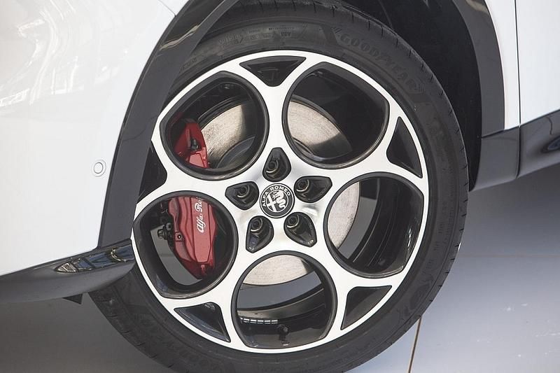 Neu Alfa Romeo Tonale Sprint 160 PS (117 kW) 2025 Weiß SUV