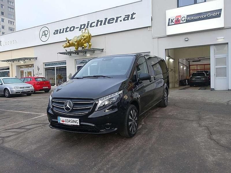 Gebraucht Mercedes Vito 163 PS (119 kW) 2023 Schwarz Van