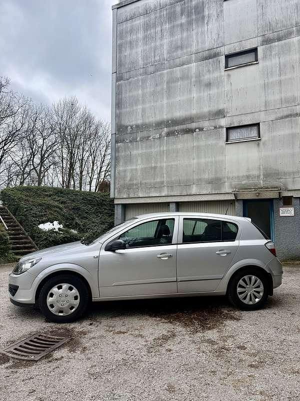 Gebraucht Opel Astra 90 PS (66 kW) 2006 Limousine