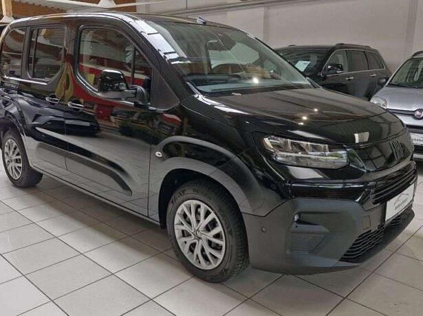 Neu Fiat e-Doblò Basis 100 kW (136 PS) 2025 Schwarz Van / Kleinbus