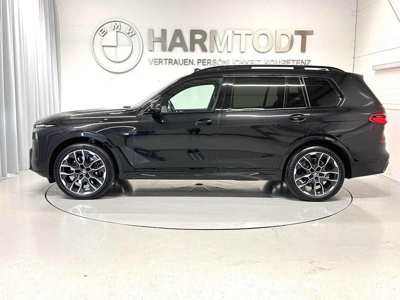 Gebraucht BMW X7 M Sport 340 PS (250 kW) 2024 Schwarz SUV