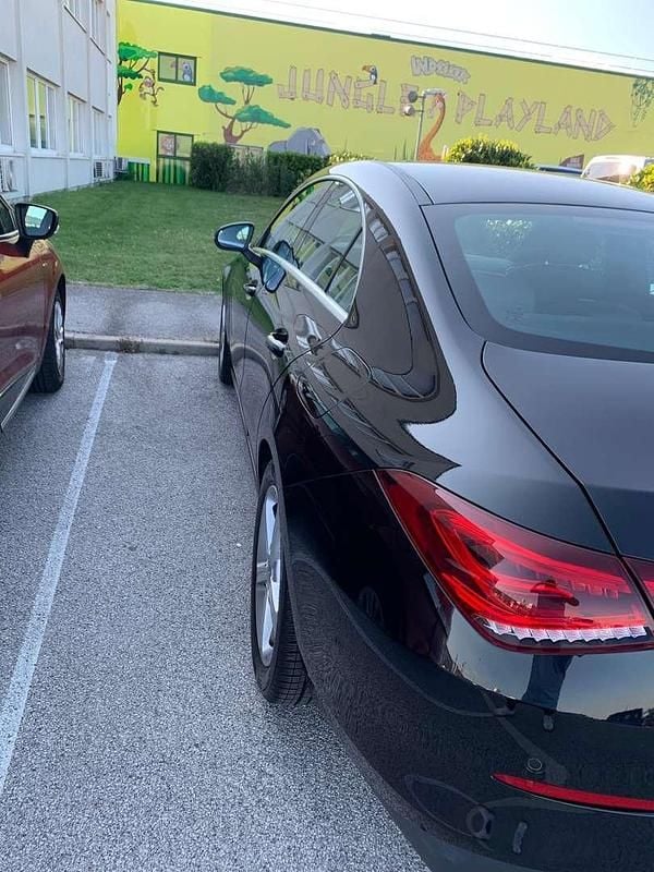 Gebraucht Mercedes CLA200 163 PS (119 kW) 2020 Schwarz Coupé