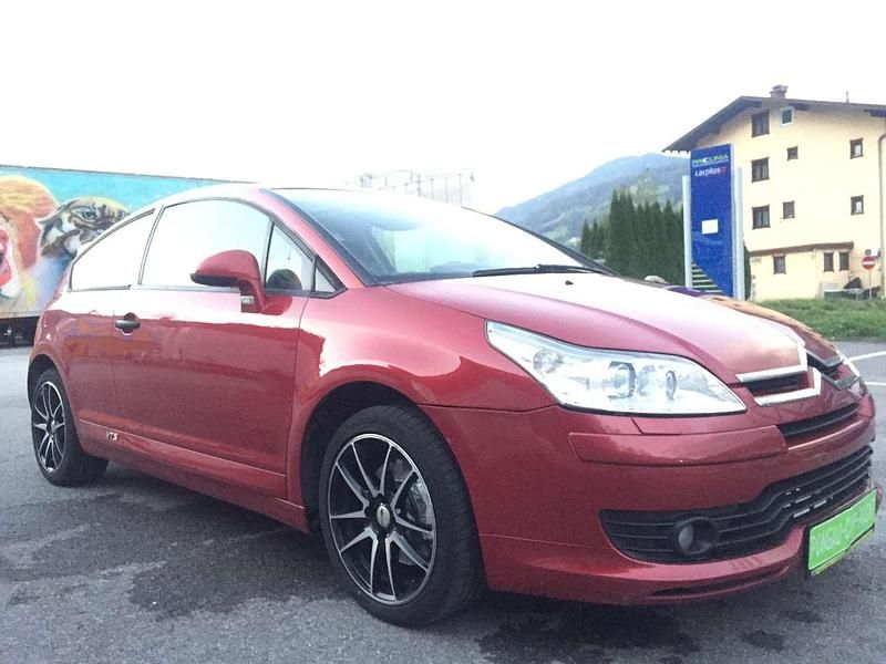 Rot Gebraucht 2005 Citroën C4 Coupé | € 3.000 - Bild 1/4