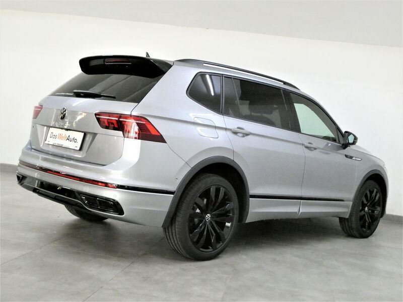 Gebraucht VW Tiguan Allspace R-line 150 PS (110 kW) 2024 Silber  metallic SUV
