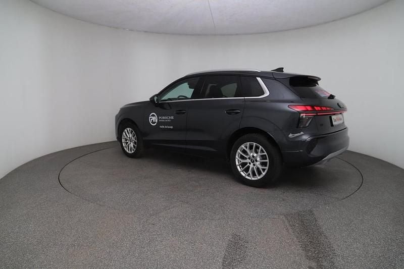 Neu Audi Q3 150 PS (110 kW) 2026 Dunkelgrau  metallic SUV