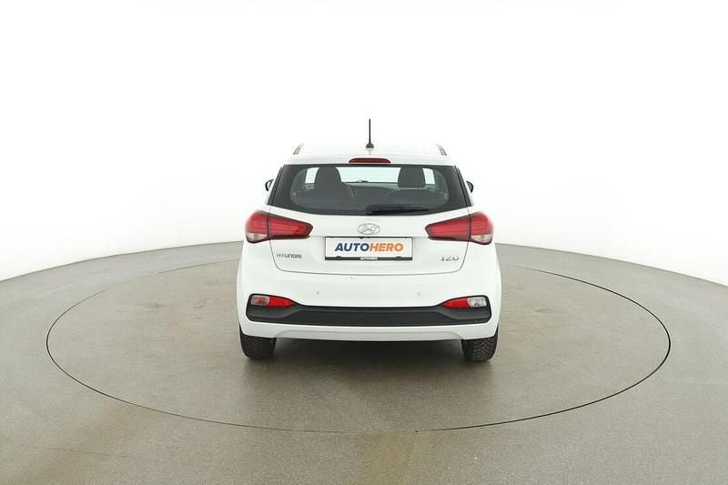 Gebraucht Hyundai i20 Edition 84 PS (61 kW) 2018 Weiß Limousine