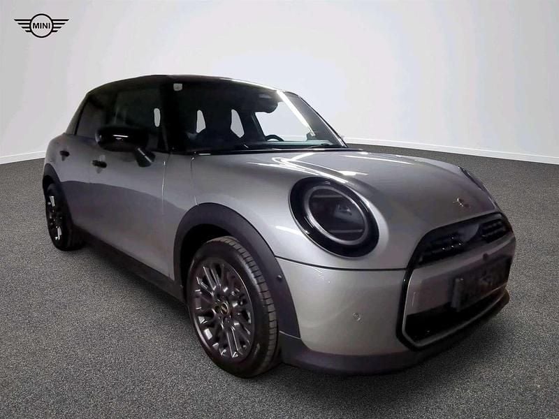 Silber Gebraucht 2025 Mini Cooper Kleinwagen | € 32.760 (Fairer Preis) - Bild 1/4