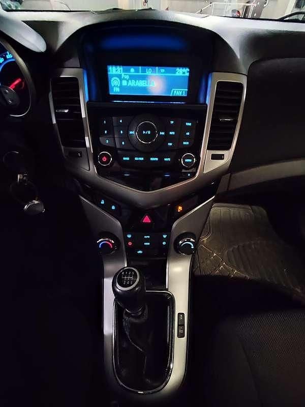 Gebraucht Chevrolet Cruze LT 131 PS (96 kW) 2012 Weiß Limousine