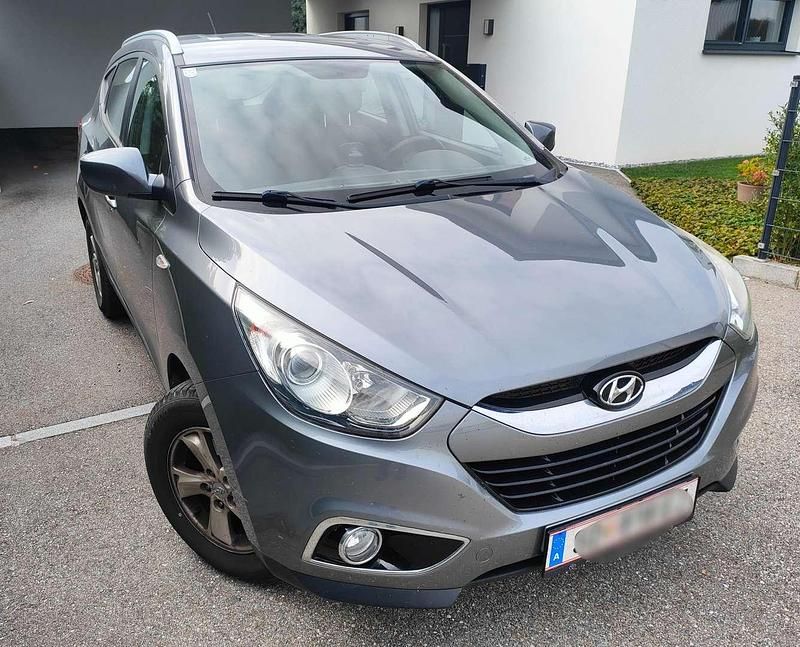 Gebraucht Hyundai ix35 Life 135 PS (99 kW) 2012 Grau SUV