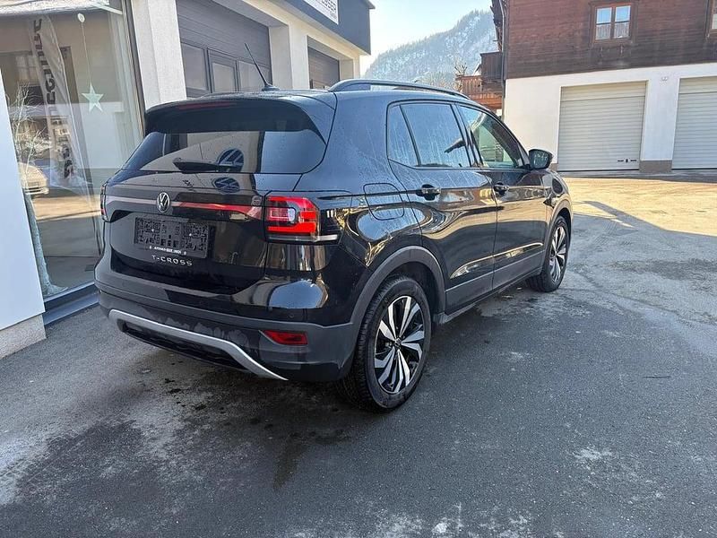 Gebraucht VW T-Cross Life 95 PS (69 kW) 2023 Schwarz  metallicperleffektno SUV