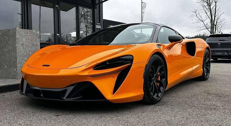 Orange Gebraucht 2025 McLaren Artura Cabrio | € 274.900 - Bild 1/4