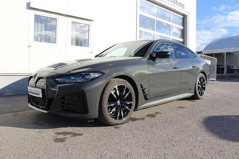 Grau Gebraucht 2023 BMW i4 Efficient Dynamics Limousine | € 56.770 (Fairer Preis) - Bild 1/4