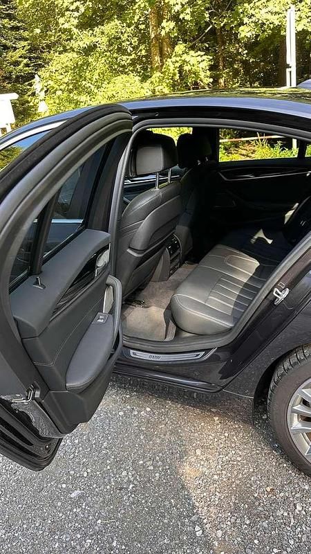 Gebraucht BMW 530 Luxury Line 306 PS (225 kW) 2022 Grau Limousine